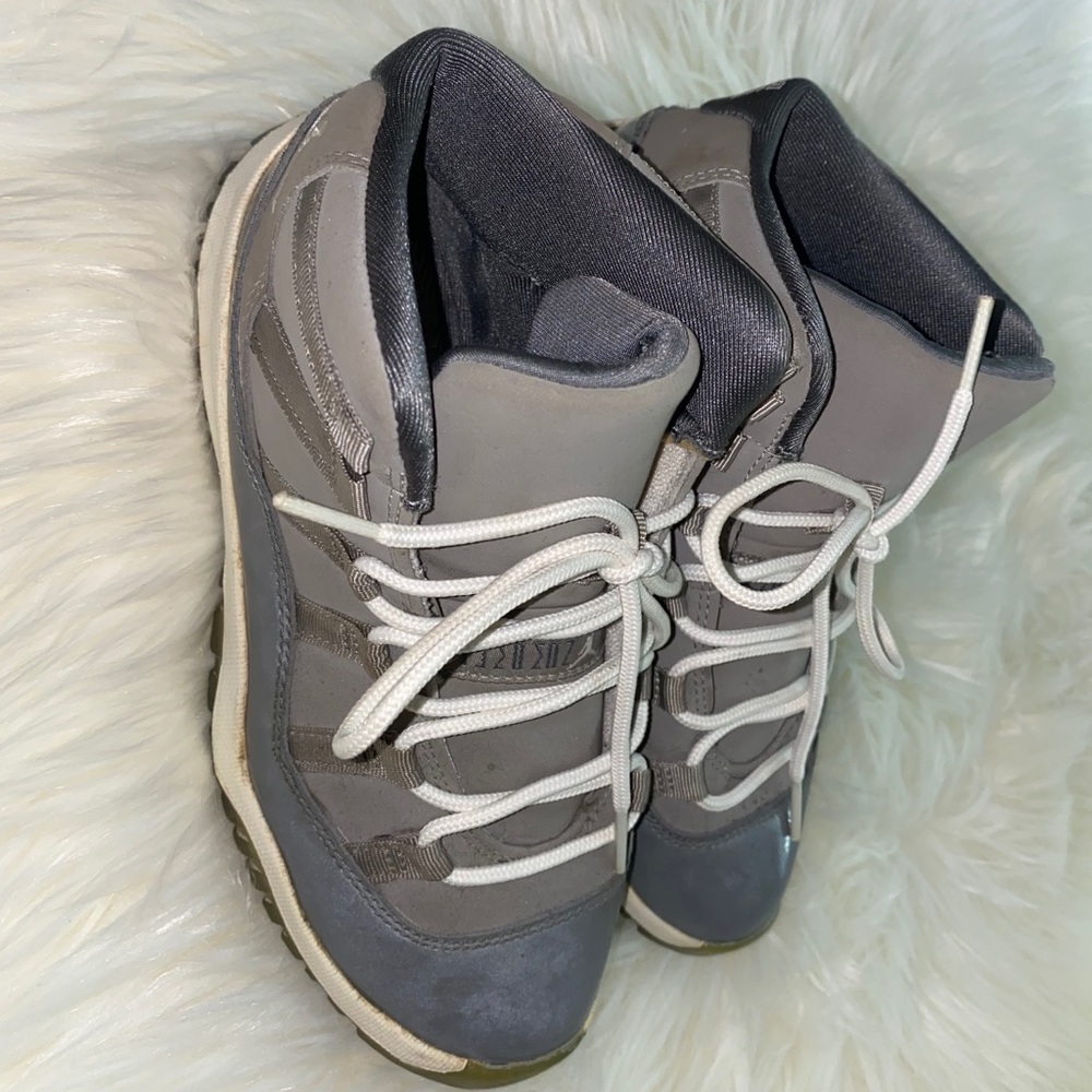 Jordan cool grays 11s size 2.5